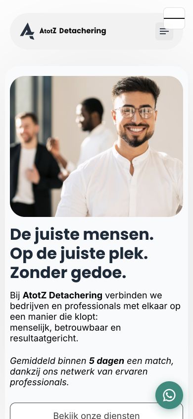 Mobiele AtotZ-website met directe contactroutes